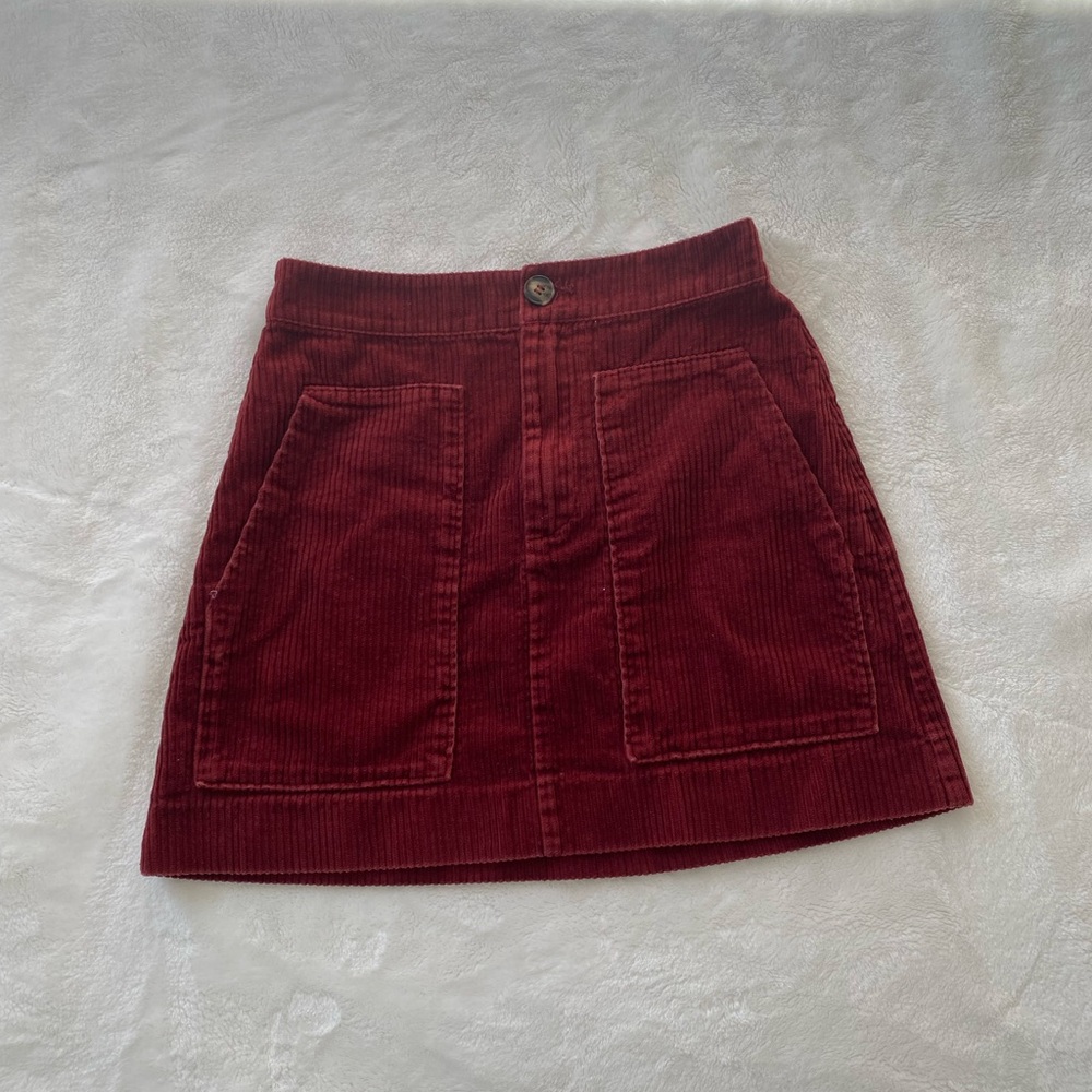 H&M Corduroy A-Line Mini Skirt Dark Red Burgundy Pocket Size 6 Preppy Spring